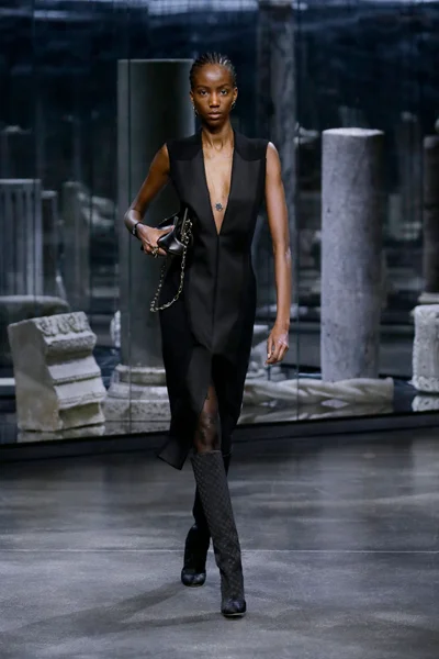 Look 52